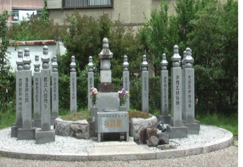 $BJ?>-Lg0J2<#1#9?M$N$B!"(J $B:#$G$b3]@n;T==6e$B!"(J $B%j%s%/!'(J$BJ?>-Lg!!E77D$NMp!'#1#9