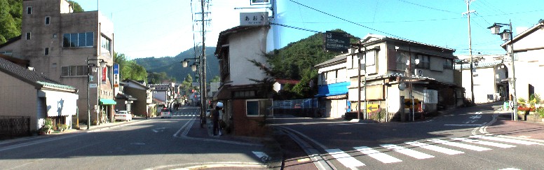 本町商店街の街並み。