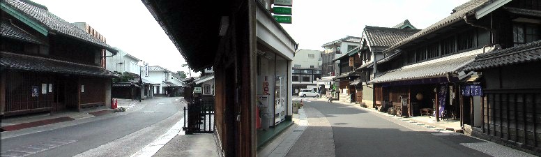 ４００年前の宿場に入った風景の有松付近の街並み。