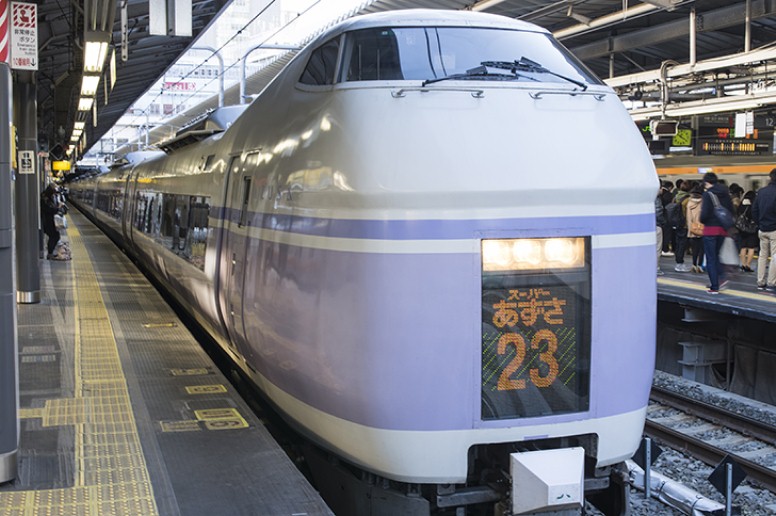 先頭展望 新宿―塩尻 E257系 特急あずさ 通過駅名表示あります。 フリー写真素材・フォトック