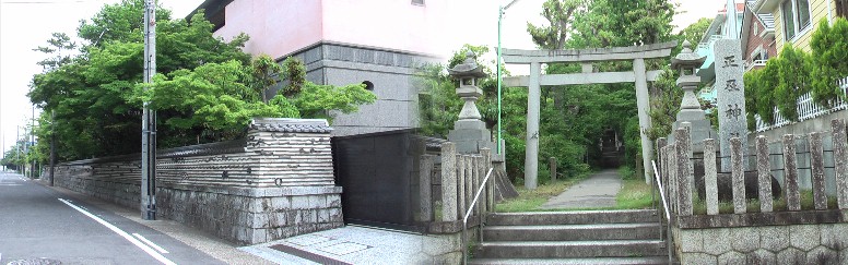 左：駅から西北へ約800mの「暮雨巷」と北隣の正及神社。 リンク：正及神社：善進寺：村上神社。 リンク：暮雨巷