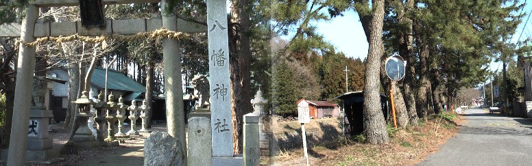 梓川の松並木を過ぎると八幡神社があります。