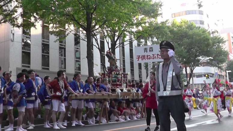 青森から参加の子供ねぶた。