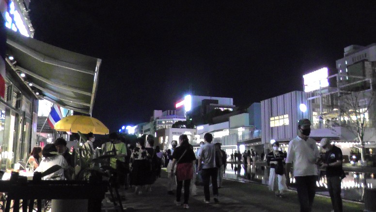 名古屋市（南部） 名古屋市（北部） 名古屋市（東部） 画像をクリックして下さい。 地球 のコラボにより地球をクリックで自由に操作, 愛知のてっぺん豊根村 茶臼山高原スキー場 から～世界のてっぺんエベレストまで 即座に飛んで行けます。南極大陸