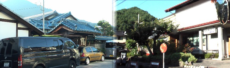 脇本陣を勤められた家(左)と向かいの本陣を勤められた家(右)。