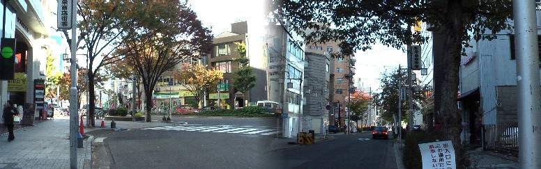 本住寺前の飯田街道。 本住寺前の飯田街道