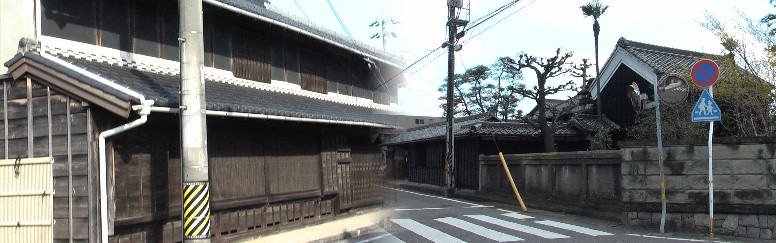 今も今川町に残る長屋門など貴重な建物です。