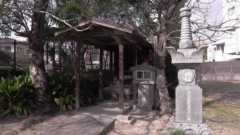 名古屋市(南部) 名古屋市(北部) 名古屋市(東部) 画像をクリックして下さい。 地球 のコラボにより地球をクリックで自由に操作, 愛知のてっぺん豊根村 茶臼山高原スキー場 から~世界のてっぺんエベレストまで 即座に飛んで行けます。南極大陸