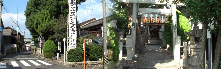 名鉄線に沿って南下、元星崎駅前を通りまもなく左手にある小じんまりした石神社。 写真左は知多方面へ行く街道として賑わっていました。