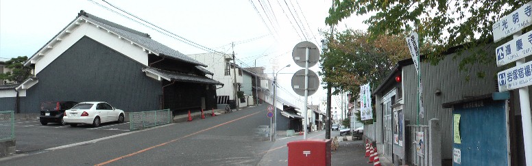 八幡社前と宿場の中心付近、この付近に本陣跡があったといわれる。