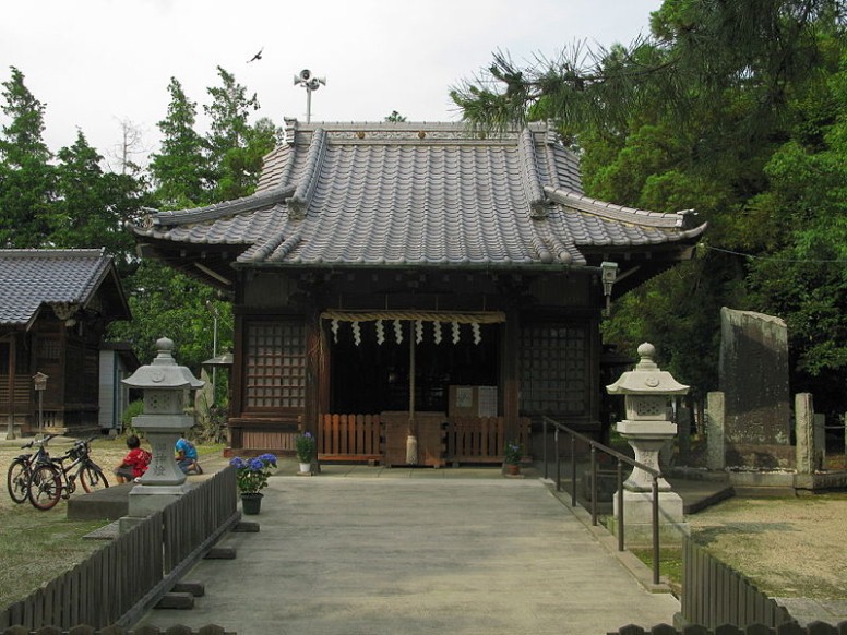 上高野神社 拝殿（埼玉県幸手市）。 クリエイティブ・コモンズ 表示-継承ライセンスの下で利用可能です 上高野神社。 上高野神社