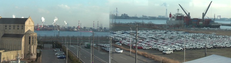 金城埠頭東側岸壁風景1。埠頭駅ホームから撮影。 リンク: 名古屋港の金城ふ頭とガーデンふ頭を結ぶ水上バスが就航。 リニア・鉄道館と名古屋港水族館が海上遊覧とともに1日で 楽しめる乗船約30分。