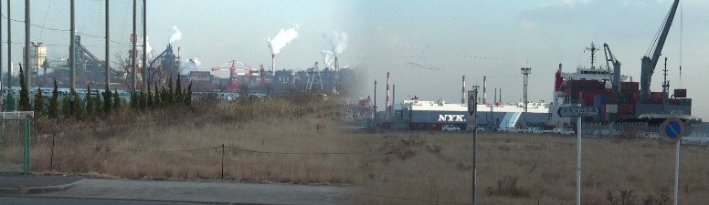 金城埠頭東側岸壁風景2。左は新日本製鉄・名古屋製鉄所を望む。