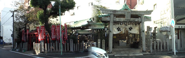 北野神社。左は境内、南隣の正一位稲荷大神。 北野神社
