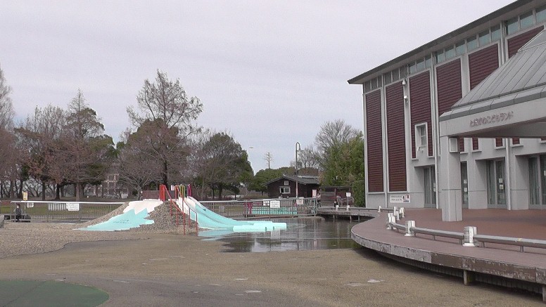 写真内の文字は翻訳できません。 宇宙衛星から見た名古屋市（三地区） 名古屋市（南部） 名古屋市（北部） 名古屋市（東部） 世界のメダカ館特集（その１） １７年ぶりに「世界のメダカ館」のHD動画を撮影の予定したが現在閉館中のため 当時の動画を