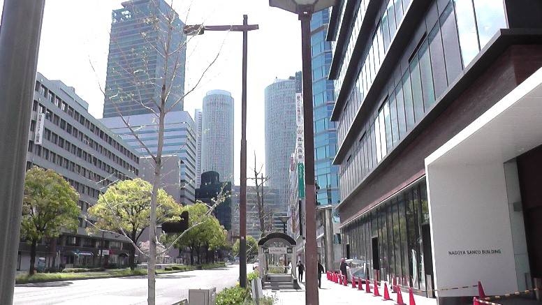 $BL>E4I42_E9A0!#(J $B<+=M$HEZMKF|$N$?$a@E$+$J1XA0$H:yDL$j$N%*%U%#%939!#(J