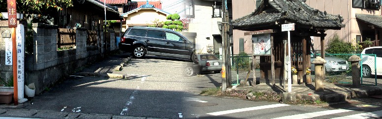 高札場跡、一般に往来の激しい地点、中心部に設置されるので、この大治町（砂子） 付近に宿場があったと言われます。右は隣にある地蔵堂。 最初は砂子に宿場があったと記されている。