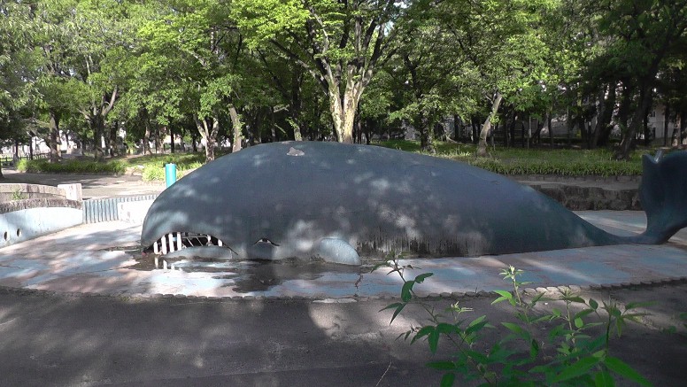 桜通り地上走行 プラネタリューム館を見る 名古屋城本丸御殿512 終戦記念特集 何枚かの写真を個別にクリックして下さい。バックは真っ赤に燃え盛る炎と 真っ黒な空の夜間大空襲(昭和20年3月19日)、低空を飛ぶB29の銀色の機体に 赤い焔と照