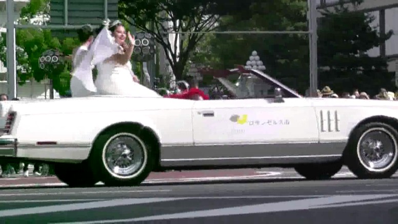 名古屋まつりスタート地点の市役所前。 栄交差点に揃った山車群。 ロスアンゼル市は名古屋市と姉妹友好都市です。 郷土英傑行列の先頭を行く少年鼓笛隊。 織田信長公。 豊臣秀吉公。 徳川家康公。