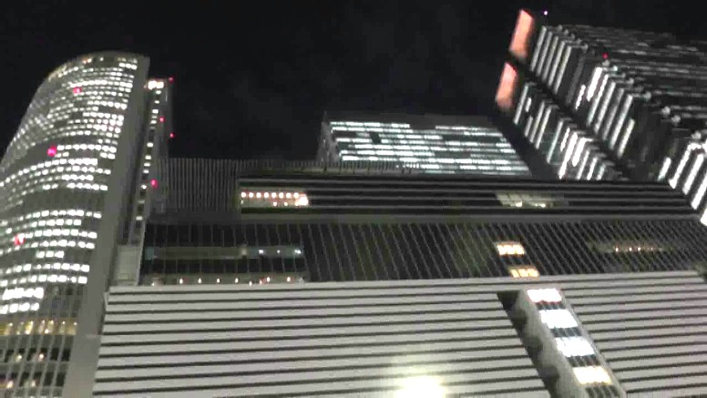 地下鉄名古屋駅周辺案内(その1) 地下鉄名古屋駅 名古屋市交通局リンク: 地下鉄名古屋駅時刻表 市バス時刻表 なごや乗換ナビ 地下鉄所要時間 あおなみ線 jr名古屋駅前・夜景 2019.12.23日撮影。 名古屋ルーセントタワー。 JRゲー