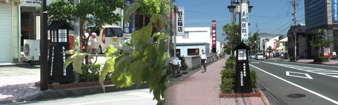 街道筋(見付宿場通り)には行灯(左写真:鳥人浮田幸吉)が随所に見られます。