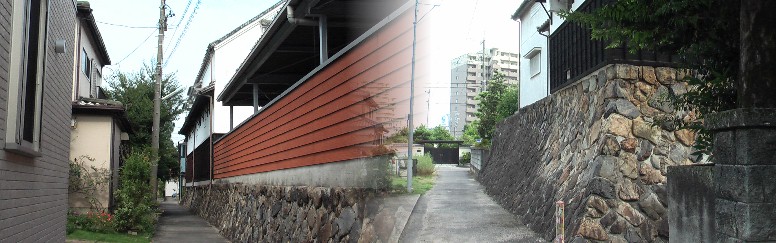 庄内川、矢田川に囲まれた瀬古地区には水屋と呼ばれる土地を高くし、家屋、蔵などを 水害から守る家屋敷が見られます。