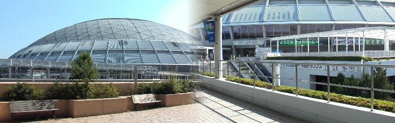 ナゴヤドームと正面玄関（右）を撮る。