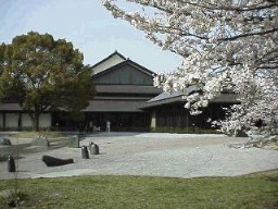 名古屋城正門前に完成した能楽堂