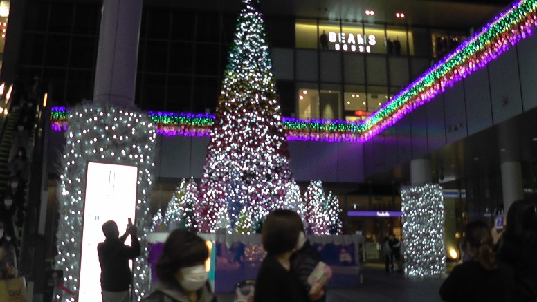 「ノリタケの森」 KITTE名古屋。 JRゲートタワー。 大名古屋ビルジング5階。 「ノリタケの森」最新版。 第１部 名古屋駅付近 のイルミネー ション第2部 第３部