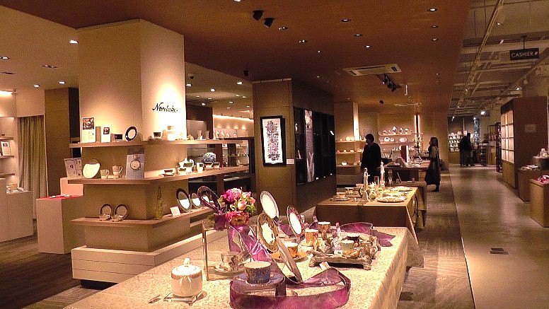 「ノリタケの森」 「ノリタケの森」 「ノリタケの森」 「ノリタケの森」 「ノリタケの森」 「ノリタケの森」 「ノリタケの森」 「ノリタケの森」 KITTE名古屋。 JRゲートタワー。 大名古屋ビルジング5階。 「ノリタケの森」最新版。第１部