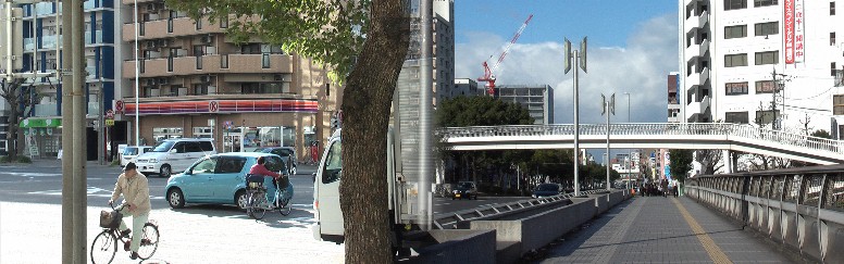 佐屋街道、美濃路 の追分にあたる国道１９号線金山新橋南交差点西南角サークルを見て（左） 伏見通りを伝馬町筋札の辻を目指してスタートする。風強く向い風で今秋一番の寒さだ、