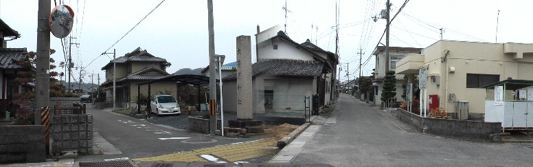 浄勝寺前交差点から右細い旧道を入る。立て場があったと言われる大篠原地区の町並み。