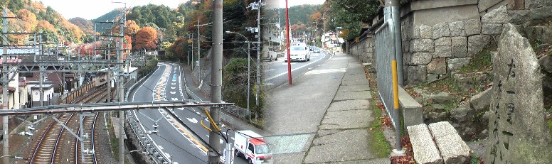 月心寺横に立つ碑(左：大谷町、右：一里丁と刻まれている。)、走井一里塚碑はこの石碑の向かい側にあった。、 琵琶湖方面を見る。左：大谷の歩道橋から琵琶湖方面を見る
