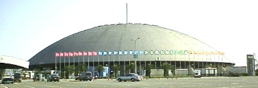 ポートメッセなごや 駅から南西へ約7.5キロほどあります。 名古屋港駅からの市バスが便利です。16年10月6日から JR名古屋駅から「あおなみ線」 で24分で行けます。