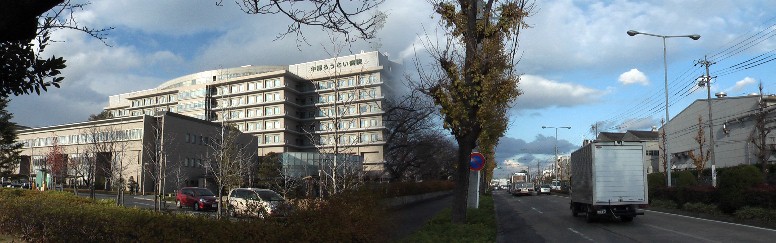 右は、国道154号（名古屋港～白鳥橋4.0km）病院前は大工場群。リンク：中部ろうさい病院 中部ろうさい病院