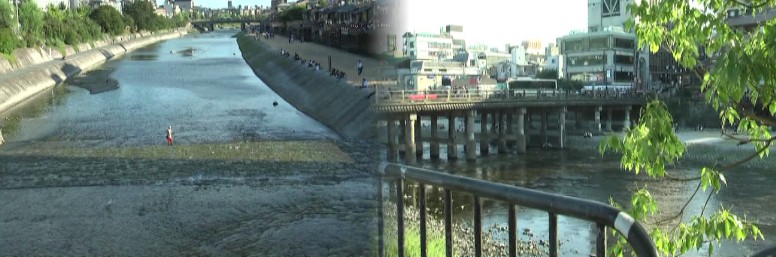 三条大橋と鴨川下流を見る。