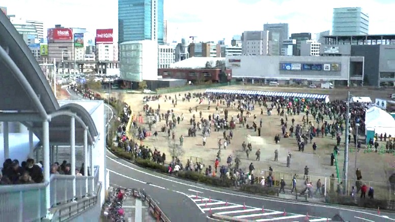 2013.2.16撮影の写真で空地の観覧場所でした。現在はグローバルゲートなどが建っています。