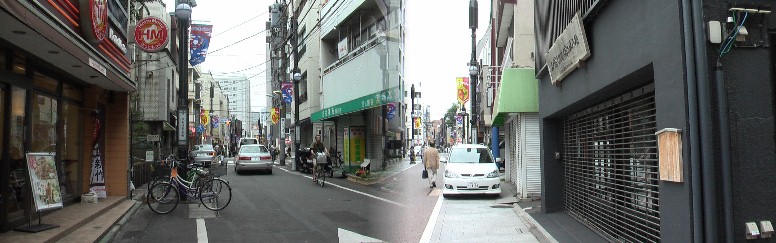 品川宿お休み処と付近の街並み。