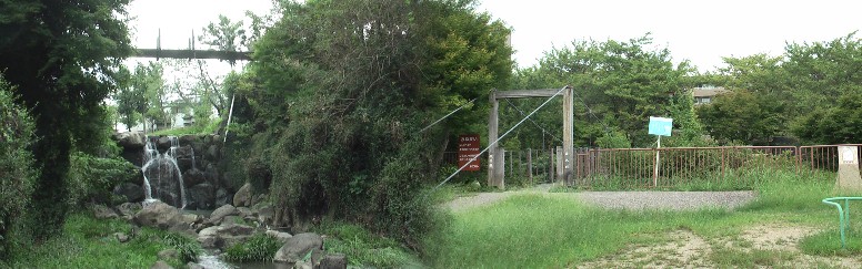 やや遠くから「主婦の祈り岩」が一段と鮮明になっています。