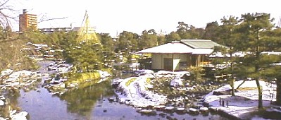 清羽亭(裏手)と渓流