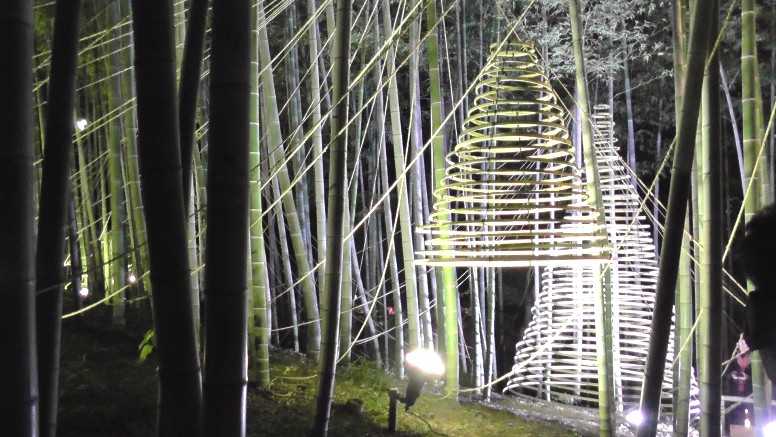 白鳥庭園特集(その1) 名城線神宮西駅下車が便利です。 白鳥庭園の紅葉第1部 2009年11月26日撮影。 第2部(161.7m) 第3部(234.0m) 白鳥庭園は、敷地面積約3.7ヘクタールと市内随一の規模を誇る 日本庭園として平成3年