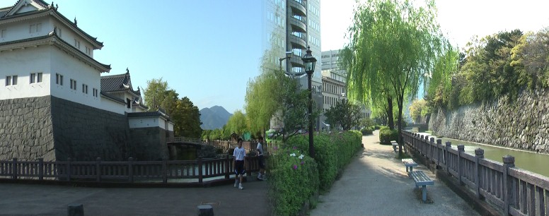 駿府城の南側堀(右)と東御門。