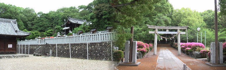 聖応寺（豊明市）の説明板によると「相原を通って二村山へ行く」と記され 現相原郷交差点東の村社・諏訪神社を訪ねましたが掲示など見つかりませんでした。 相原郷交差点