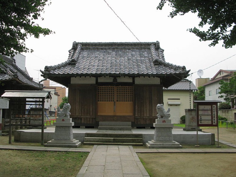 天神神社拝殿（埼玉県幸手市）。クリエイティブ・コモンズ 表示-継承ライセンスの下で利用可能です 天神神社(天神島城跡)。 埼玉県幸手市・天神島城跡 天神神社 (幸手市中)
