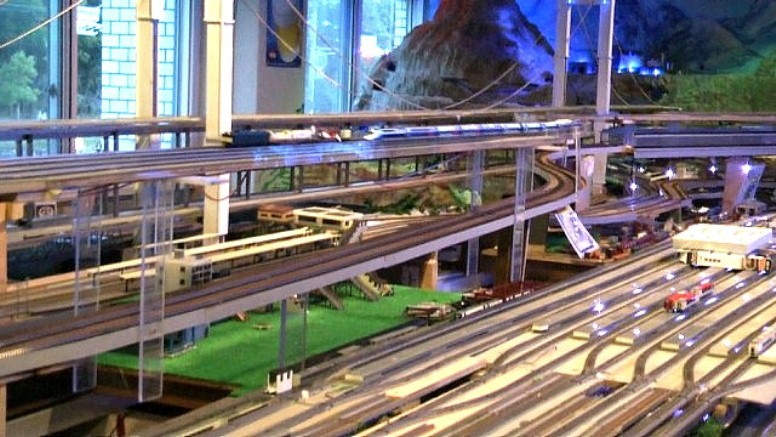 鉄道屋・Ｎゲージ。駅から東へ約８００ｍ。 鉄道屋・Ｎゲージ 鉄道動画・模型Ｎゲージ鉄道部門からご覧下さい。