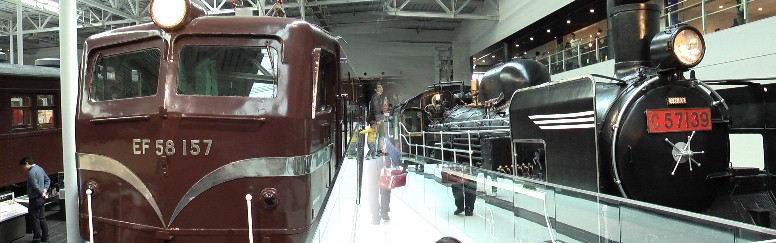 右C57139号は元千種区内山町旧国鉄用地に展示されていました。 お召し列車として関西方面へお出かけの際、職場の前で見送った後日、 恩賜のタバコを頂いたこと記憶が浮かん でまいります。