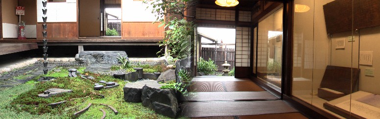 問屋記念館内。