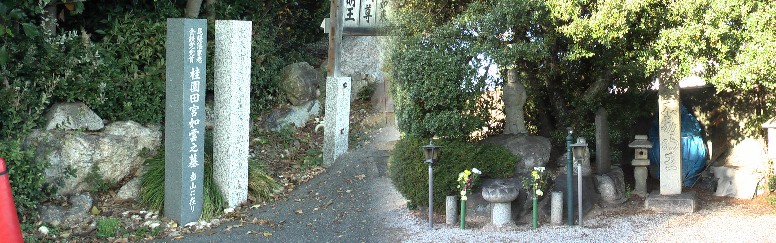 徳林寺。本堂の右側には不動明王が立っている（右）。名古屋城築城の折に堀川から現れたという。 柔和な容貌で「童顔地蔵」といわれる。