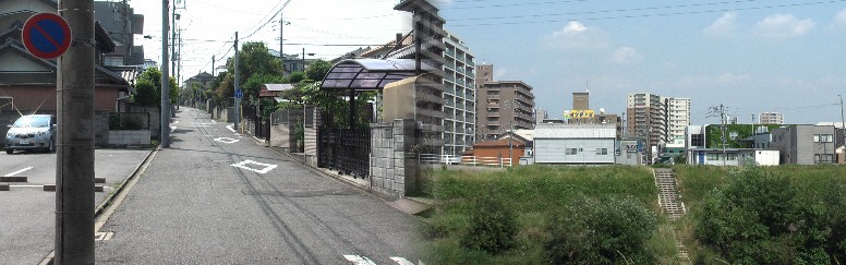 昔の天白川は堤防も無く海の入り江（鳴海潟）で古鳴海付近の浜辺から 対岸の村上社のクスノキを目指して渡ったという。右は天白川右岸鶴里 公園から見る野並駅方面。左は元桜田町４から西に向かう坂道。