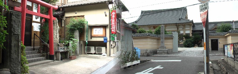 上記街道沿い、龍泉寺東の最経寺にある最上稲荷大明神（日本三大稲荷の一つ、岡山・最上稲荷）。 右は龍泉寺北にある長福寺。創建は奈良朝時代といわれている。本尊は聖観世音菩薩。